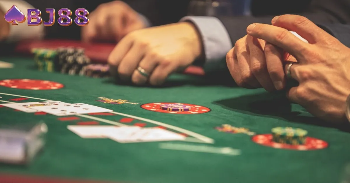 So Sánh Omaha Poker Và Texas Hold'em tại bj88 Bạn Nên Chọn Cái Nào
